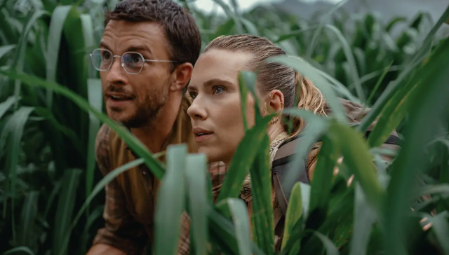 “寡姐+异形大恐龙”不及预期，暑期档后半程要靠国产片了