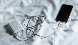 召回200万台充电宝，“出海一哥”安克难突围？