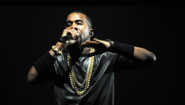 “侃爷”演唱会延迟40分钟开场，主办方深夜致歉