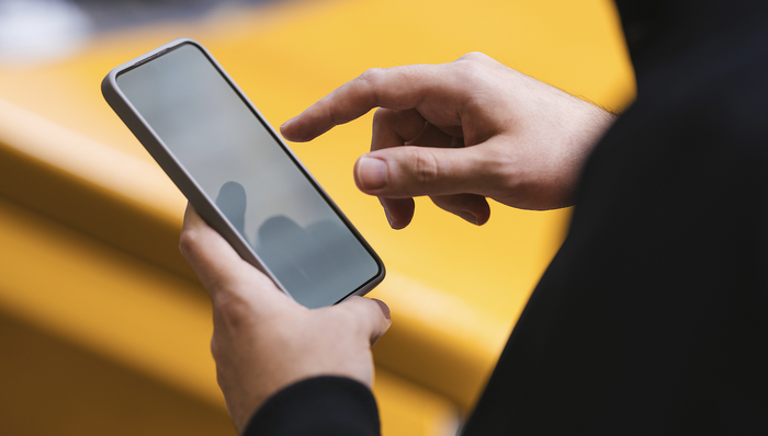 经过46轮角逐，尾号77777777的手机号拍出320万元