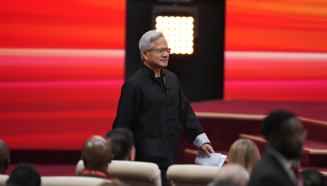 黄仁勋：AI的下一波浪潮将是机器人系统