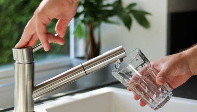 【追踪】杭州余杭多小区自来水现臭味已消散，业主：希望提供水质检测报告