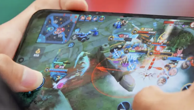 腾讯想让《王者荣耀》长青，玩家却想“减负” 