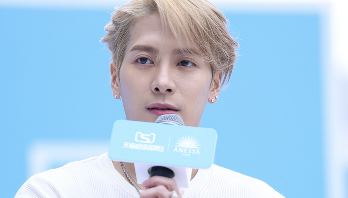 王嘉尔专辑提前发布遭质疑，网易云音乐客服回应