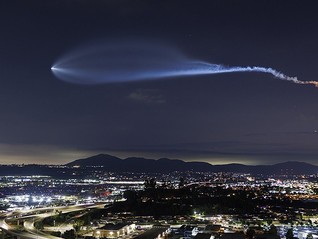 白宫审查马斯克公司的政府合同，发现SpaceX几乎不可替代