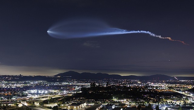 白宫审查马斯克公司的政府合同，发现SpaceX几乎不可替代