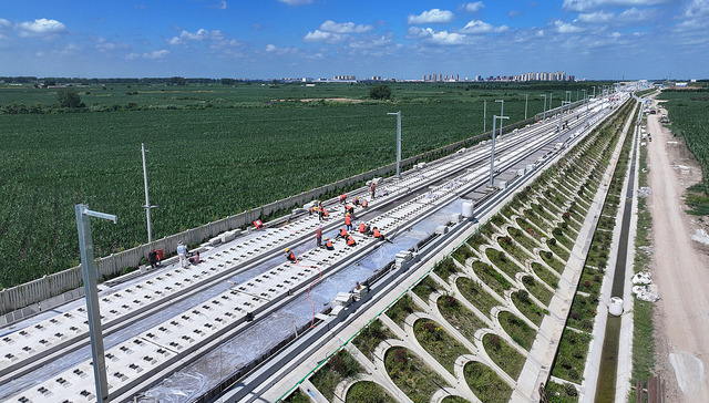 上半年我国外汇市场韧性显著，人民币对美元升值1.9%