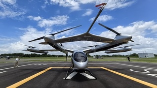 “空中货车”来了！全球首架“三证齐全”吨级以上eVTOL交付