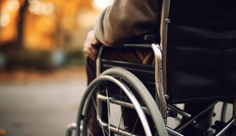 中度以上失能老年人如何照护？国家将发放养老服务消费补贴