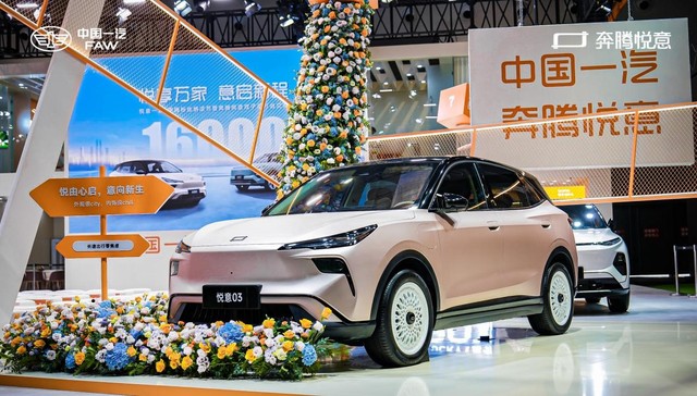 一汽奔腾半年新能源渗透率83%，传统车企杀出“新势力”突围样本