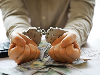 某互联网企业高管受贿4000万案情公开，7人被抓