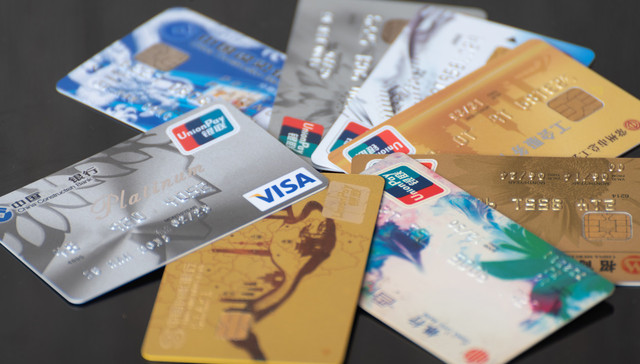 Banks shut over 40 credit card branches as market contracts