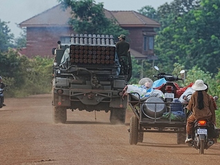 泰柬军队再交火，泰国外交部：愿考虑马来西亚的停火提议