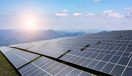 中国光伏迈入“太瓦时代”，今年新增装机预期逆势看涨