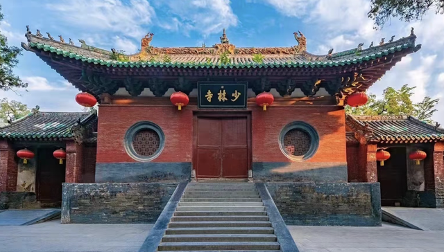 嵩山少林景区将全面实行线上预约购票，暂停全价票