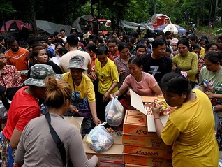 泰柬今天将在马来西亚举行谈判，前线交火仍在持续