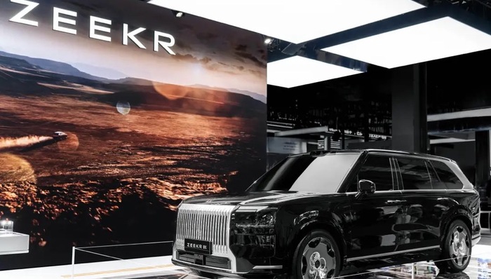 闪电快讯｜吉利汽车集团携阶跃星辰联合参展2025世界人工智能大会