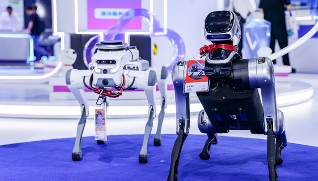 京东也上机器人的“牌桌”了