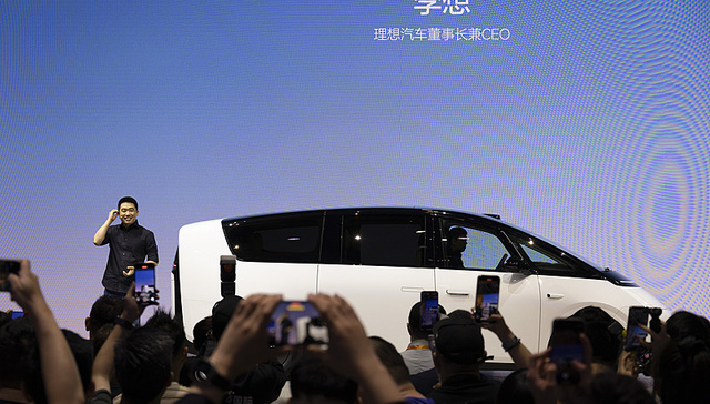 李想再谈理想MEGA风波：遭遇汽车史上最大抹黑事件