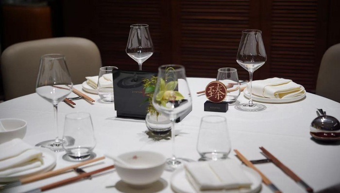 海底捞逆势推人均500的高端餐厅