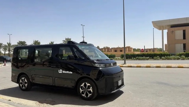 闪电快讯｜文远知行发布2025年Q2财报：Robotaxi业务营收大涨836.7% 全球化布局加速推进