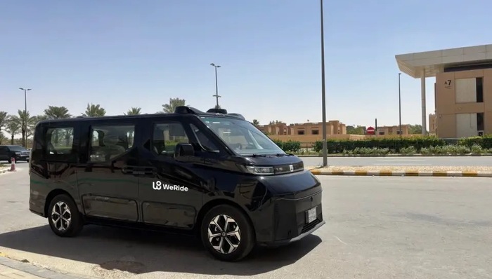 闪电快讯｜文远知行发布2025年Q2财报：Robotaxi业务营收大涨836.7% 全球化布局加速推进