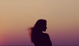 藝人經(jīng)紀(jì)大洗牌：誰(shuí)在囤積“明日之星”？