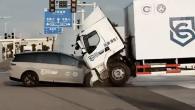 理想汽车“撞”上了硬骨头