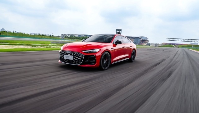 闪电快讯 ｜ 燃油车也有辅助驾驶：搭载华为乾崑智驾的上汽奥迪 A5L上市