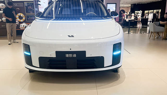 理想i8上市一周后调价改配，统一版本定价33.98万