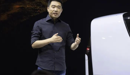 理想汽车，悬崖勒马