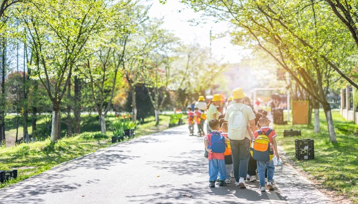 免费学前教育能为家庭省多少钱，如何保障办园质量？财政部、教育部详解