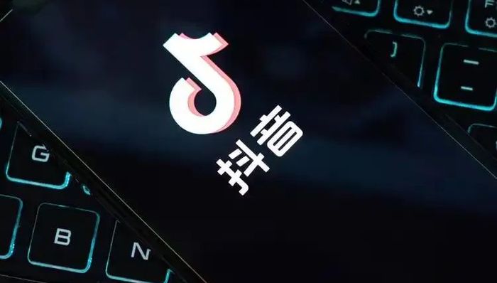 电厂 | 算法推荐、投诉无门，抖音用户如何网暴一个医生致死？