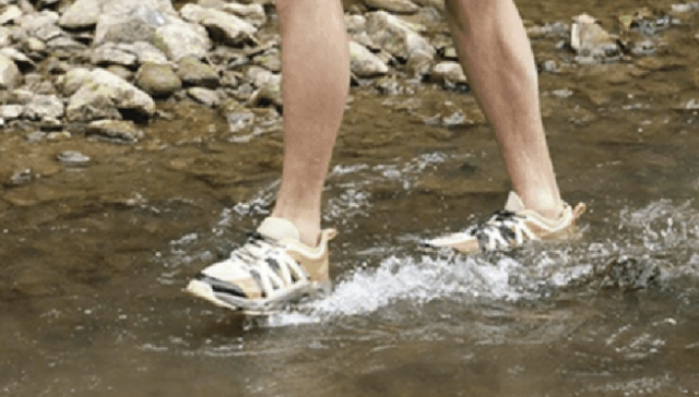 中产新晋“丑鞋王”，杀疯了