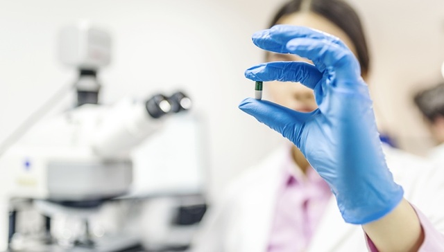 和黄医药抗癌药在海外大卖，为何股价大跌？