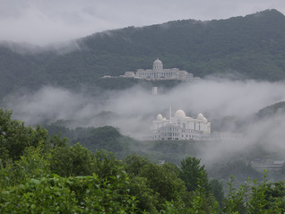 尹锡悦夫妇案牵扯出的韩国“统一教”和“建进法师”是啥来头？