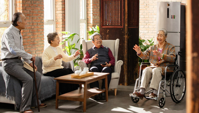 左手信贷、右手服务，银行如何支持养老金融落地？