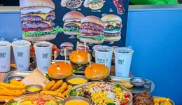 卖凉皮的做汉堡，人均40元，排队2小时起