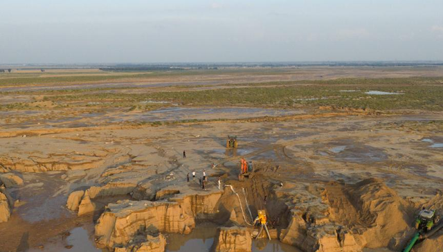内蒙古一地突遭山洪致10名野营者遇难，非官方营地监管“真空”如何填补？