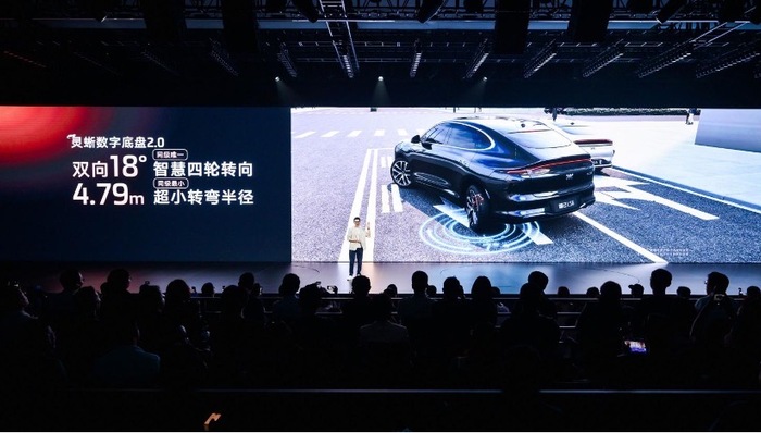 闪电快讯 ｜ 新一代智己LS6开启预售：包含增程和纯电车型，起售价20.99万