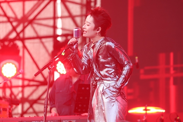 曾轶可苏州演唱会取消， 主办方称票房回不了本