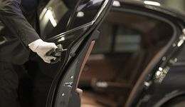 争夺老牌豪车用户，新势力搞起私享会