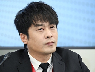 辛巴再次宣布退出直播行业，未回应自创卫生巾致癌争议