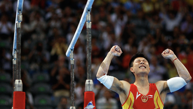 奥运冠军李小鹏一节私教课拍出10万元，款项将用于支教