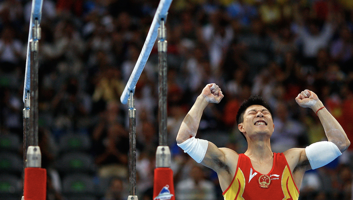 奥运冠军李小鹏一节私教课拍出10万元，款项将用于支教