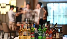 重庆啤酒上半年结构性承压，近30款新品“打新”蓄力