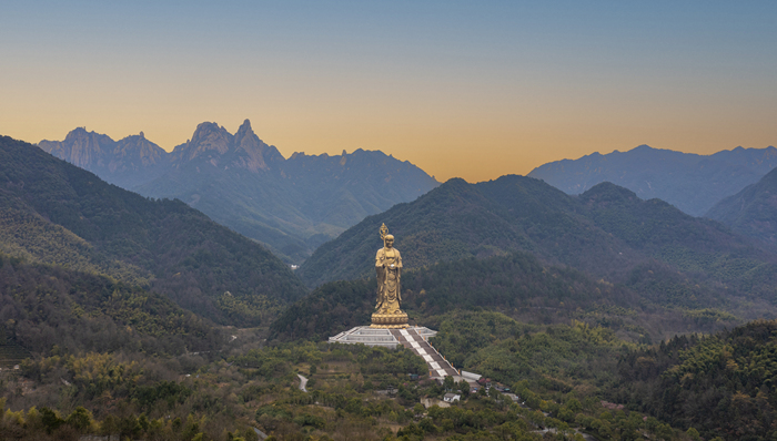 九华旅游上半年净利增 23.96%， 5亿募资项目曾被监管问询