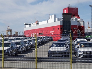 汽车关税将有条件降至15%，美国与欧盟就贸易协定框架达成一致