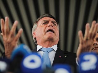 政变罪指控首审临近，巴西前总统博索纳罗被全天候监控