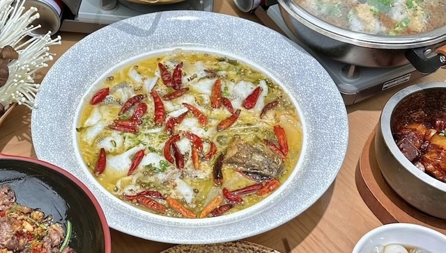 太二酸菜鱼全面“爆改”自救